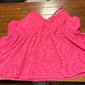 Pink tank top.  Says 3x but probably a large